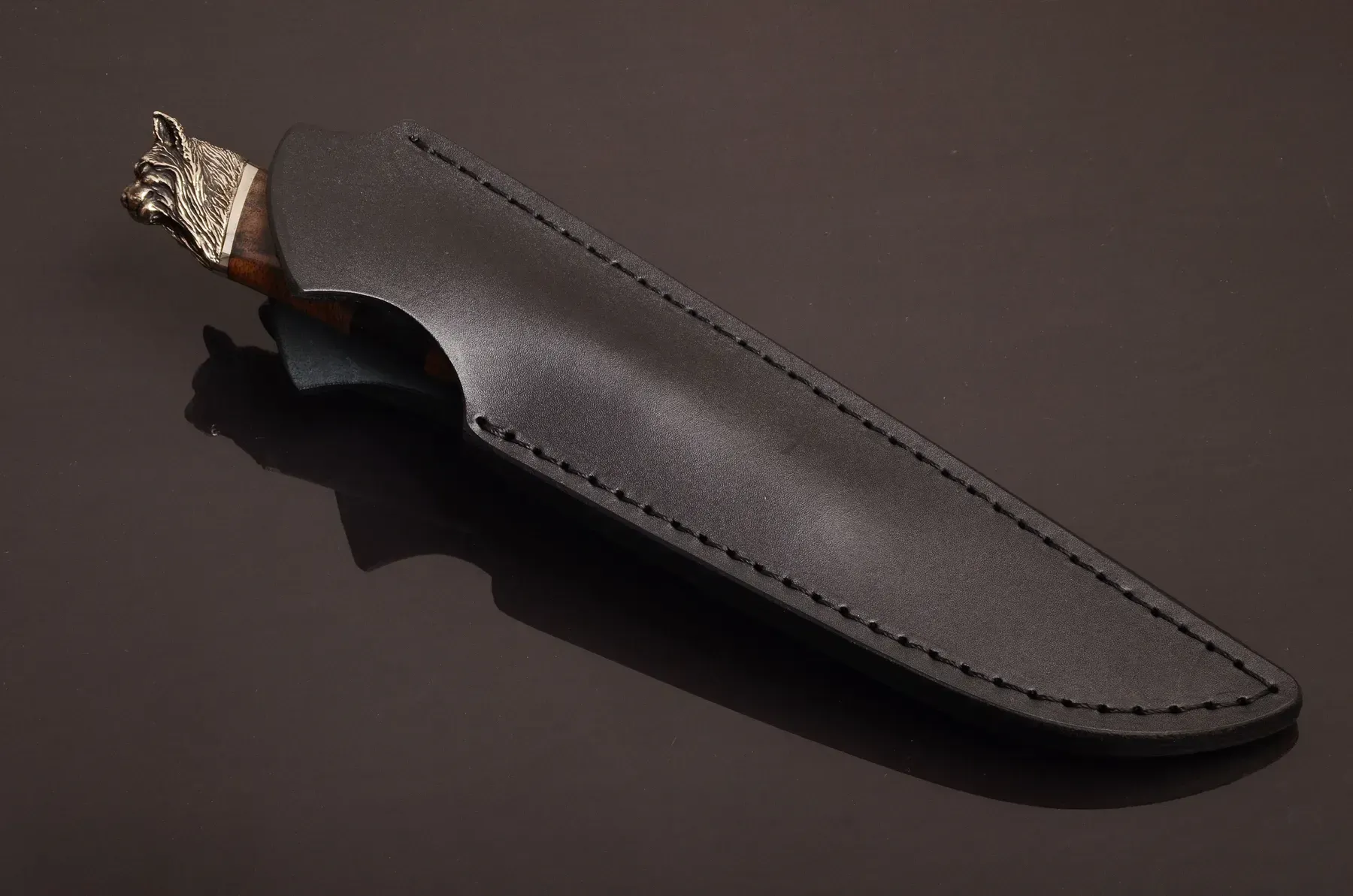 Luxury Damascus Steel Hunting Knife – Handmade Collectible
