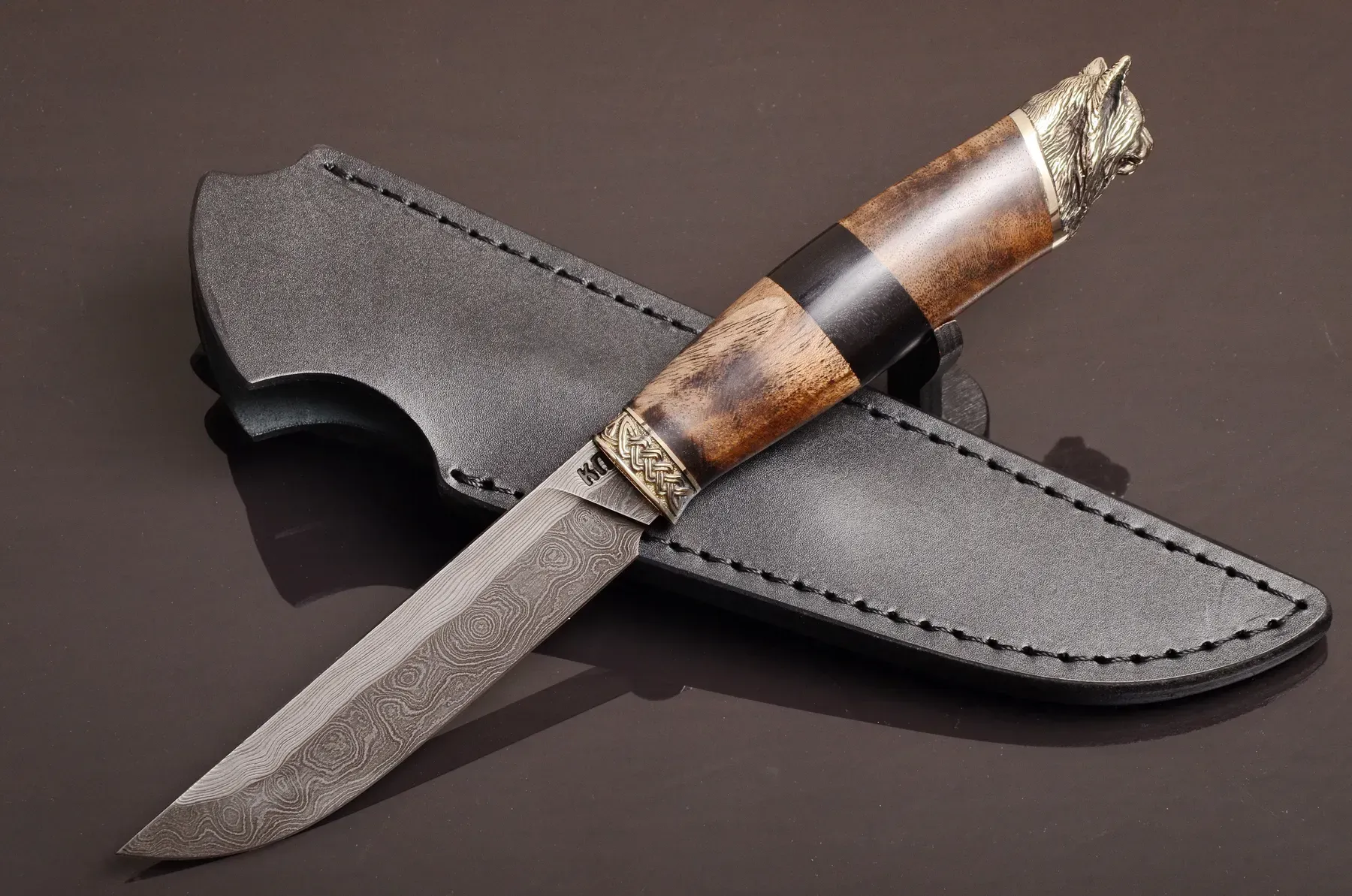 Luxury Damascus Steel Hunting Knife – Handmade Collectible