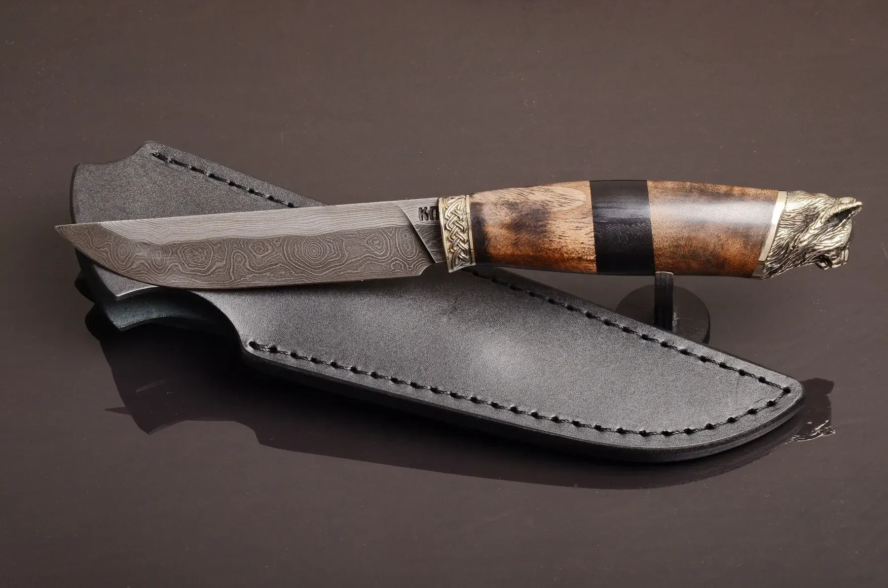 Luxury Damascus Steel Hunting Knife – Handmade Collectible