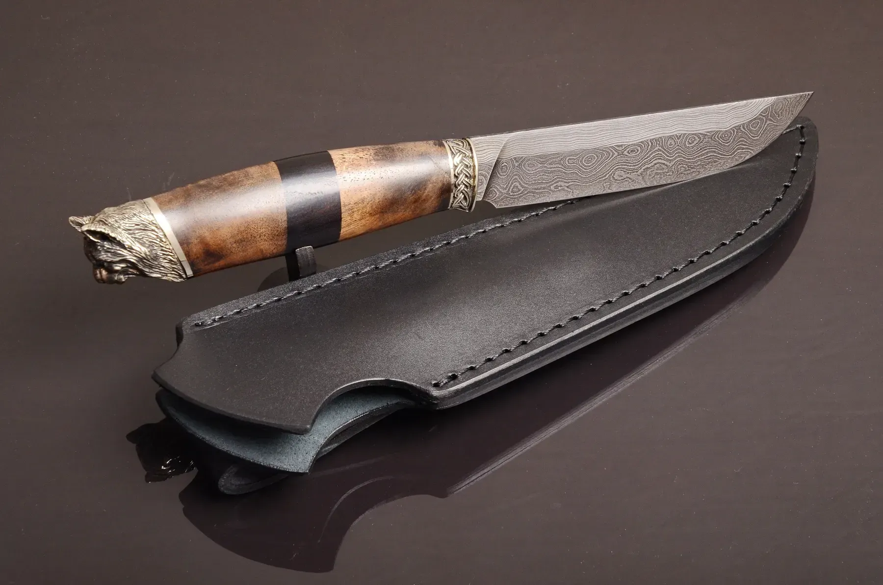 Luxury Damascus Steel Hunting Knife – Handmade Collectible
