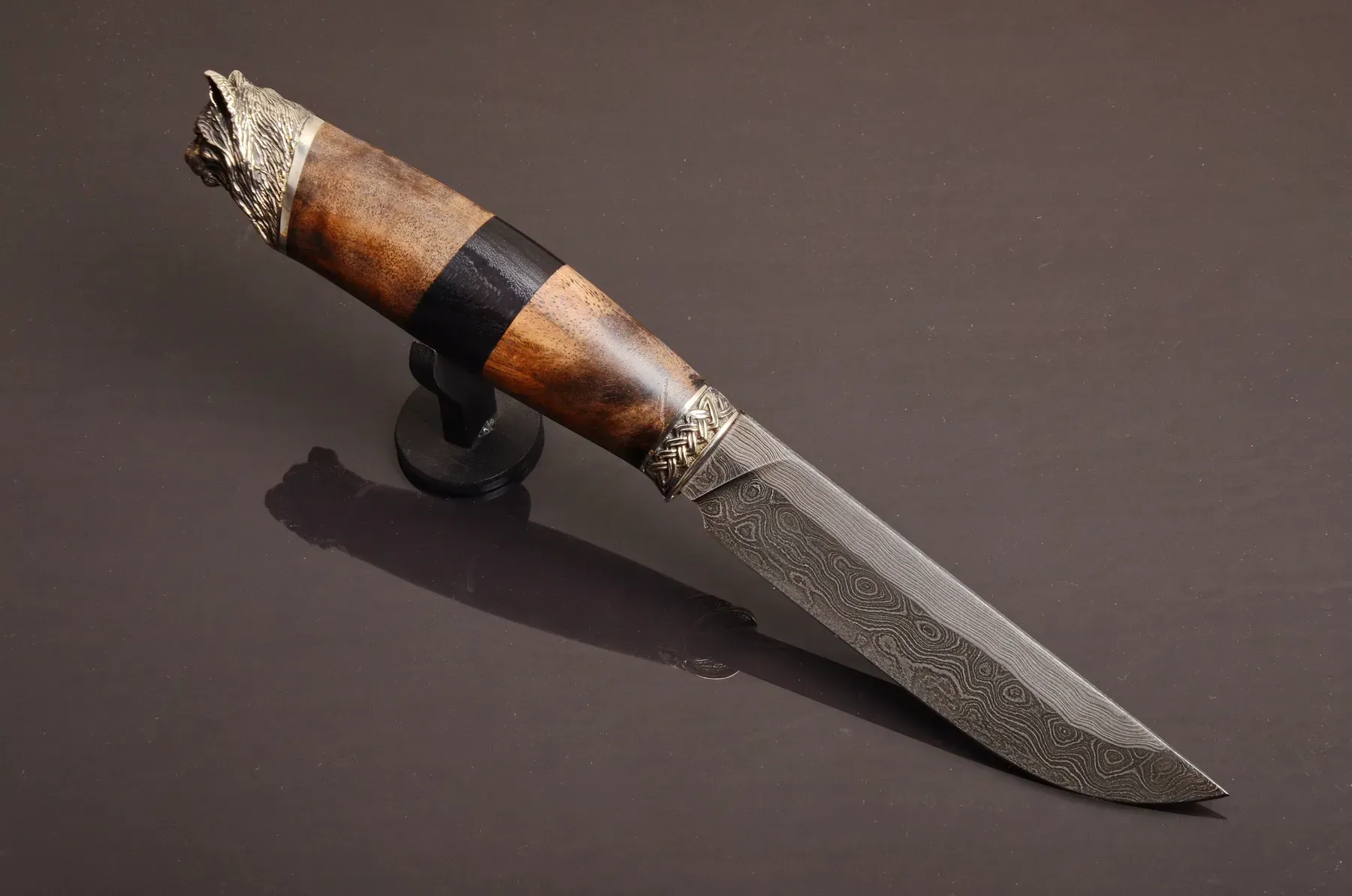 Luxury Damascus Steel Hunting Knife – Handmade Collectible
