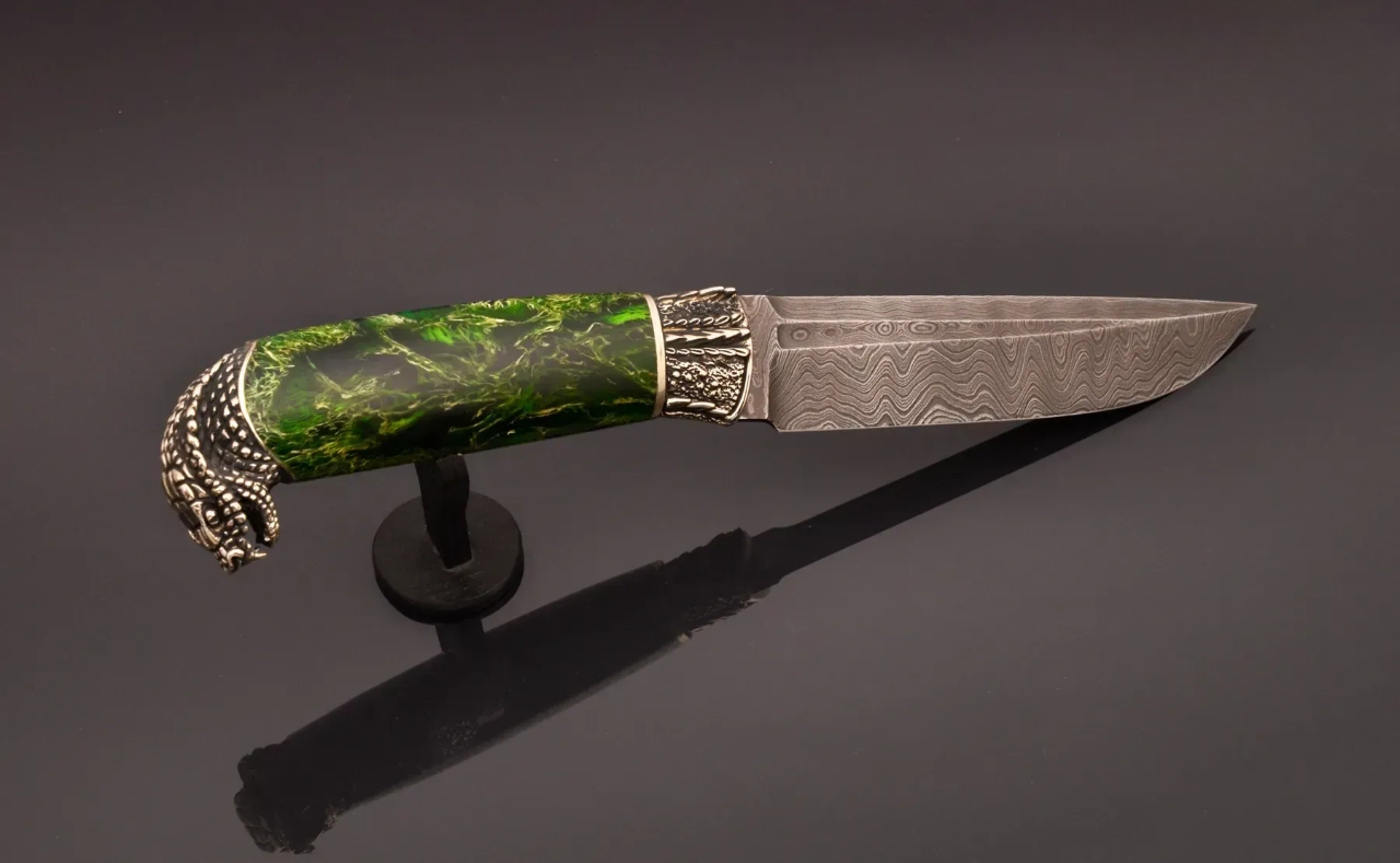 Handmade Author’s Knife – Damascus Steel with Snake Head Casting - Elegant Knives
