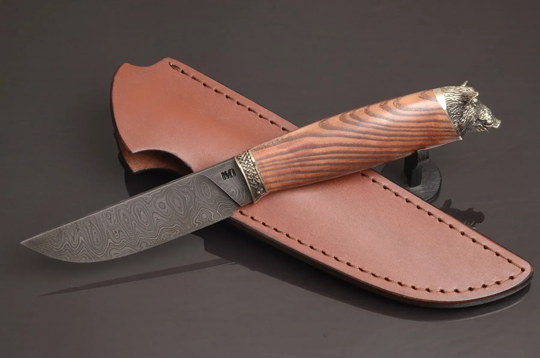 Hunting Knife with Damascus Steel Boar Head Handle – Walnut End Grain