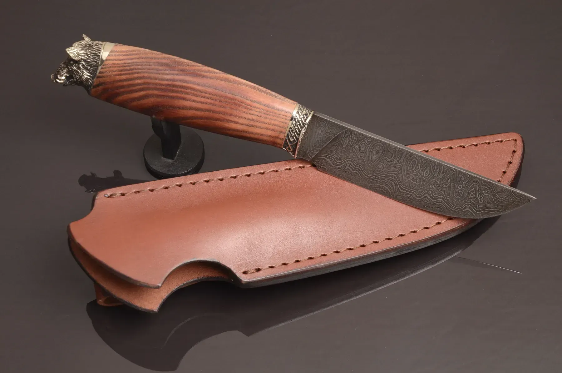 Hunting Knife with Damascus Steel Boar Head Handle – Walnut End Grain