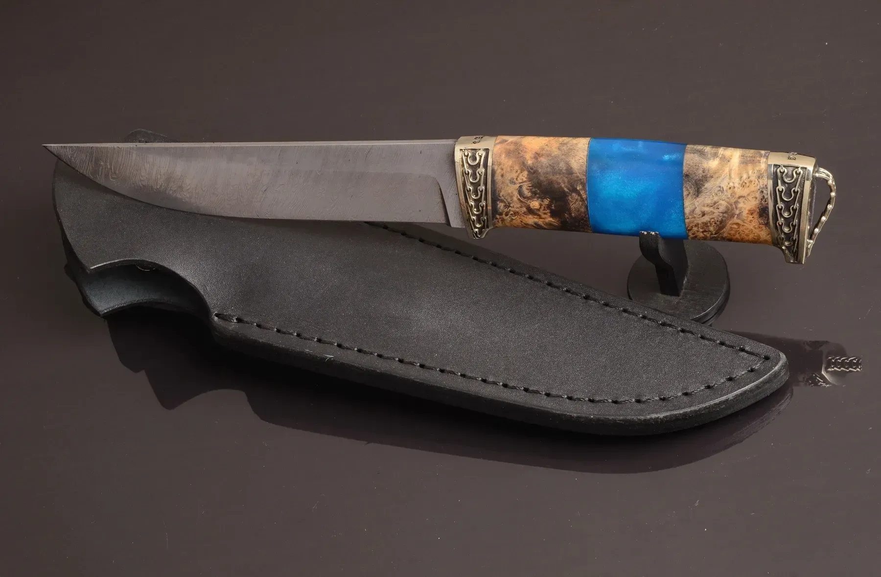 Handmade Damascus Knife – Designer Handle with Chain Casting - Elegant Knives