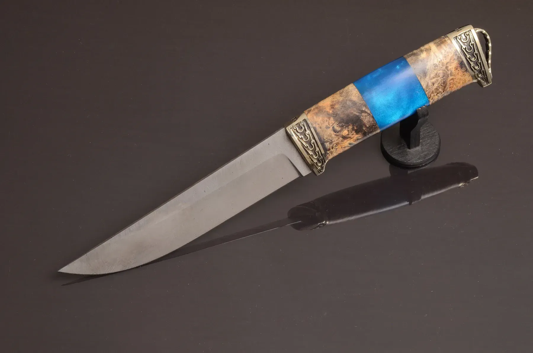 Handmade Damascus Knife – Designer Handle with Chain Casting - Elegant Knives