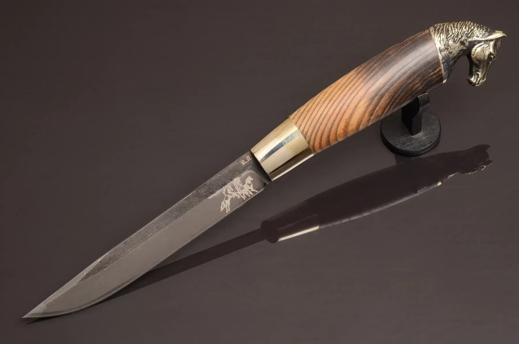 Mustang Handmade Knife with Walnut Handle & N690 Steel Blade - Elegant Knives