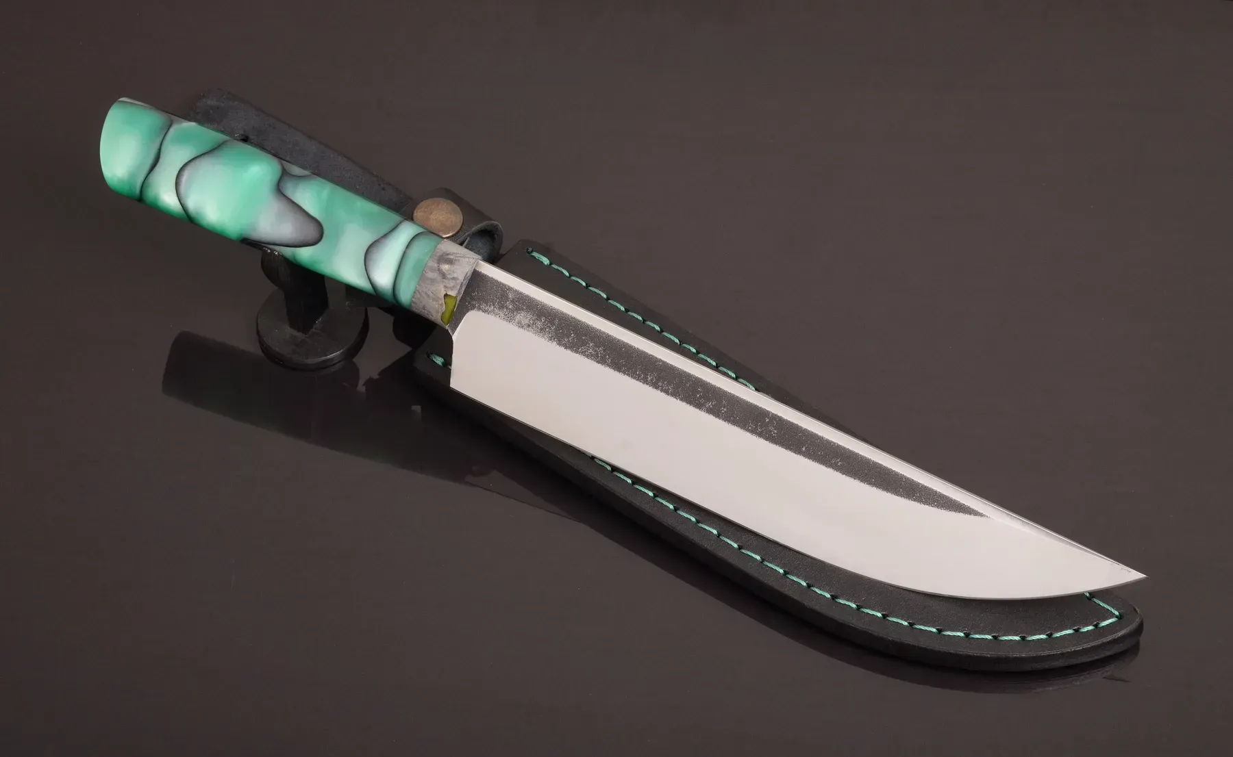 Unique Premium Knife with N690 Steel Blade and Acrylic Handle