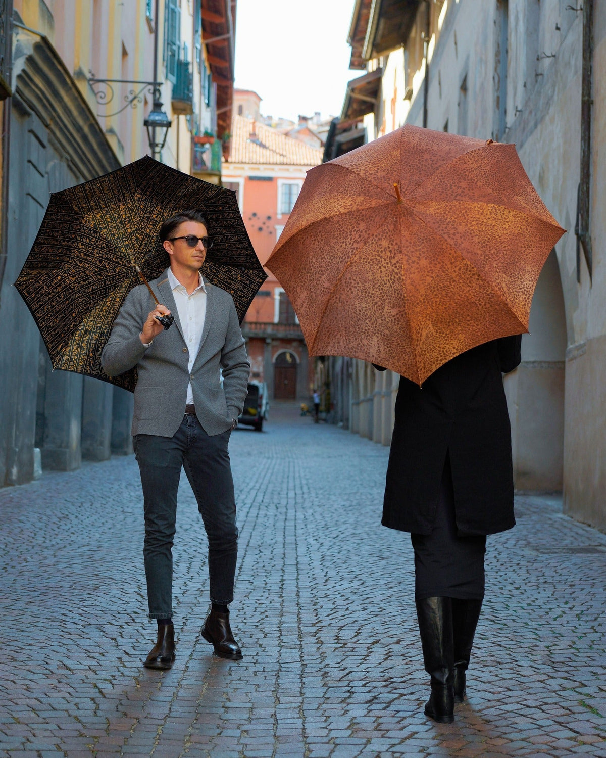 How to Choose an Elegant Umbrella for Formal Occasions?