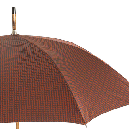 Elegant Umbrella with Straight Continuous Chestnut Stick and Knob End