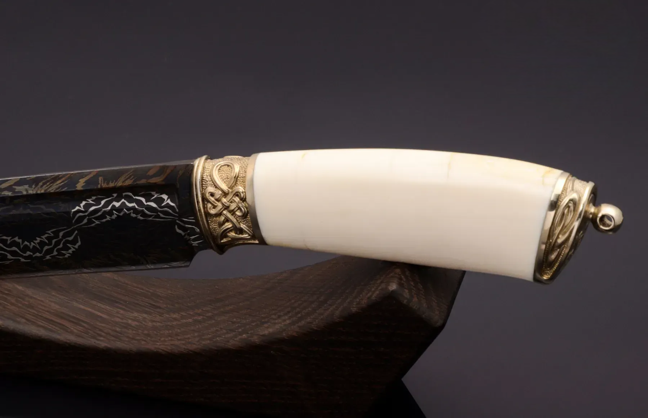 Limited Edition Collectible Knife – Mosaic Damascus and Walrus Ivory