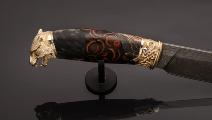 Author’s Collectible Knife Wolf – Damascus Steel Blade and Unique Casting