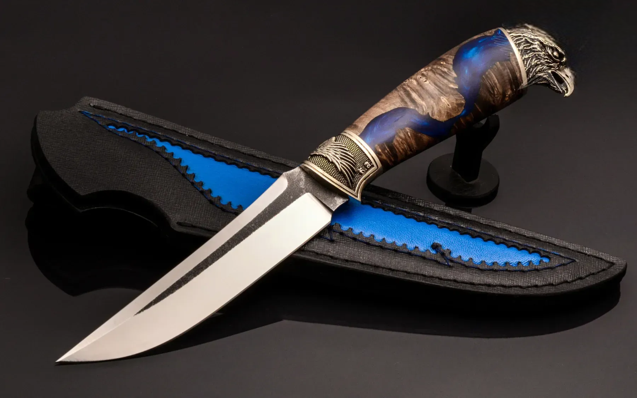 Eagle Knife Collectible Handcrafted from N690 Steel with Unique Casting