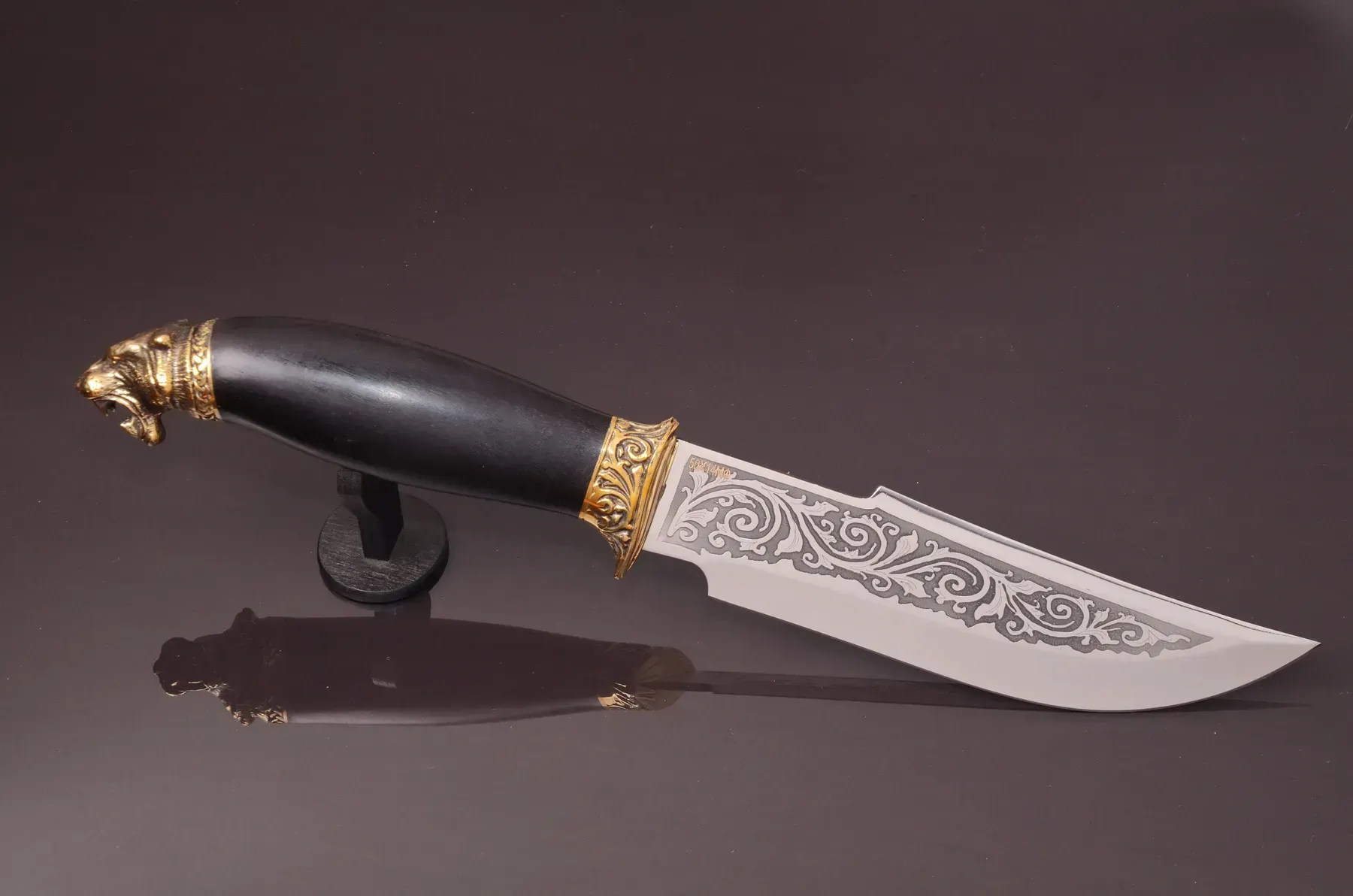 Turanian Tiger Knife with Hornbeam Handle and Stainless Blade - Elegant Knives