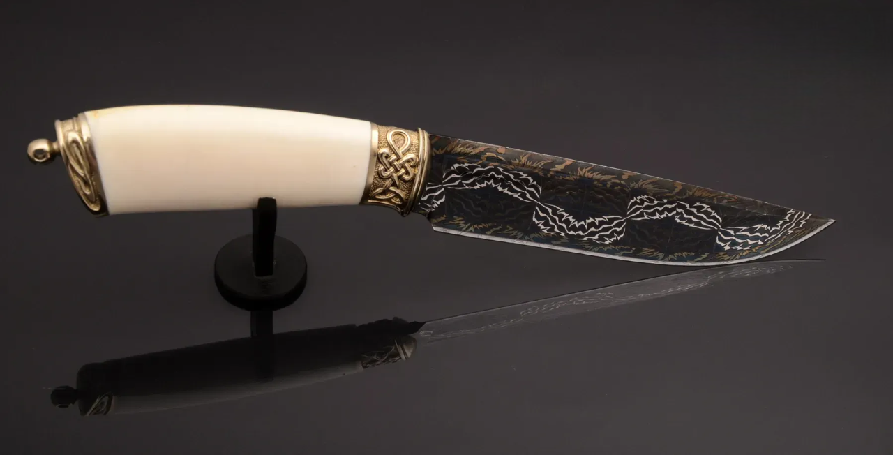 Limited Edition Collectible Knife – Mosaic Damascus and Walrus Ivory
