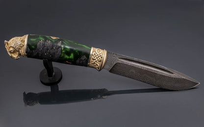 Artisan damascus knife blade texture