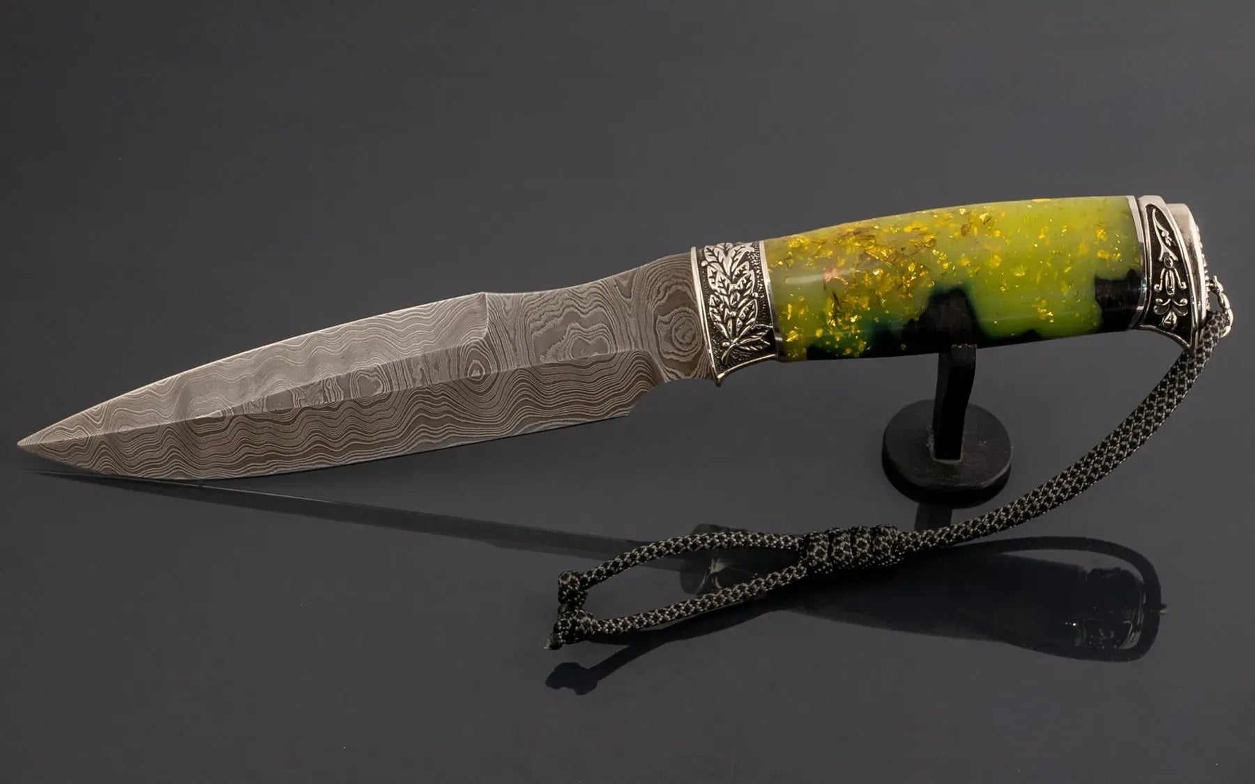 Author design collectible art knife