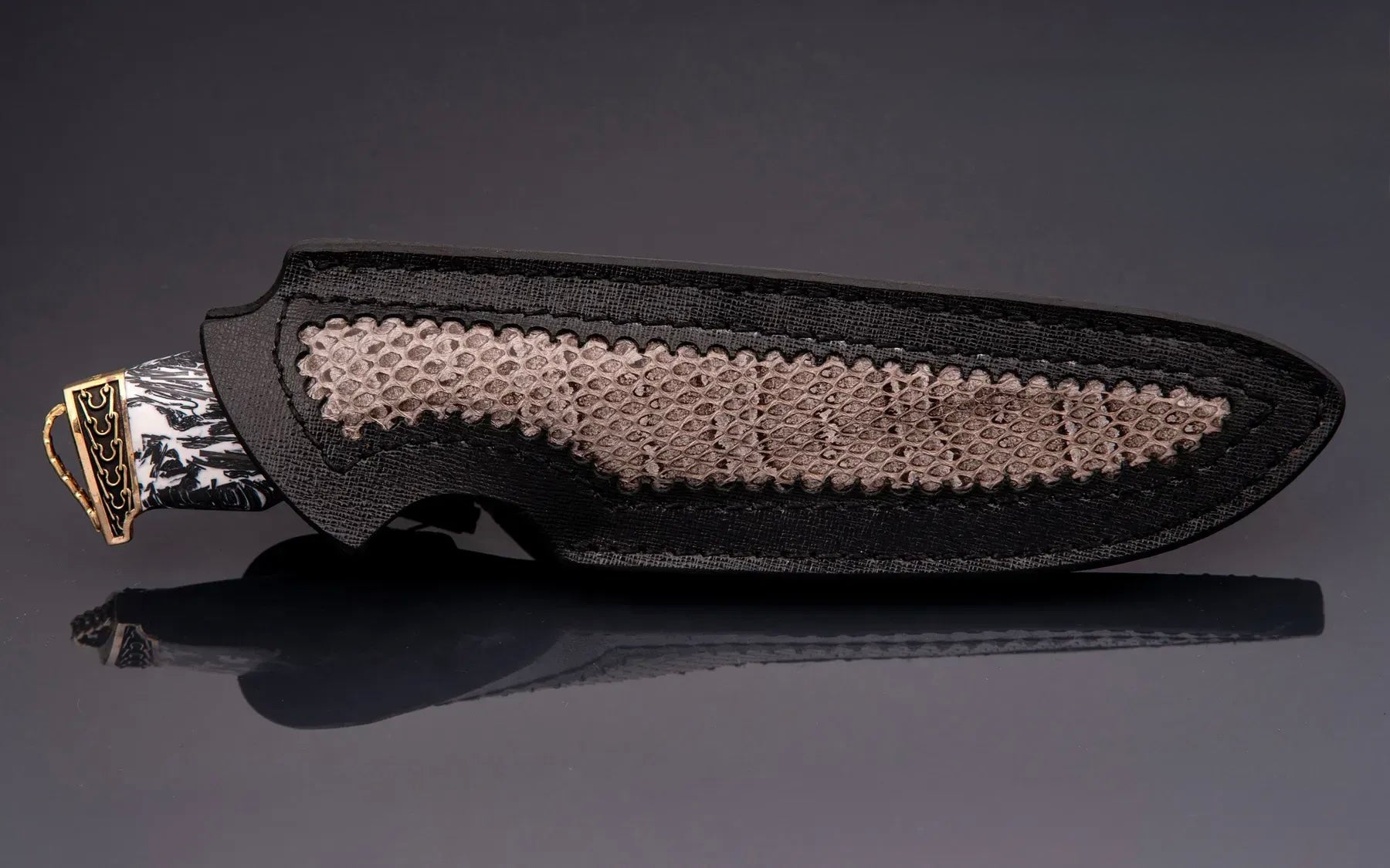 Carbon fiber handle handmade knife