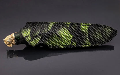 Handmade damascus blade artistic detail