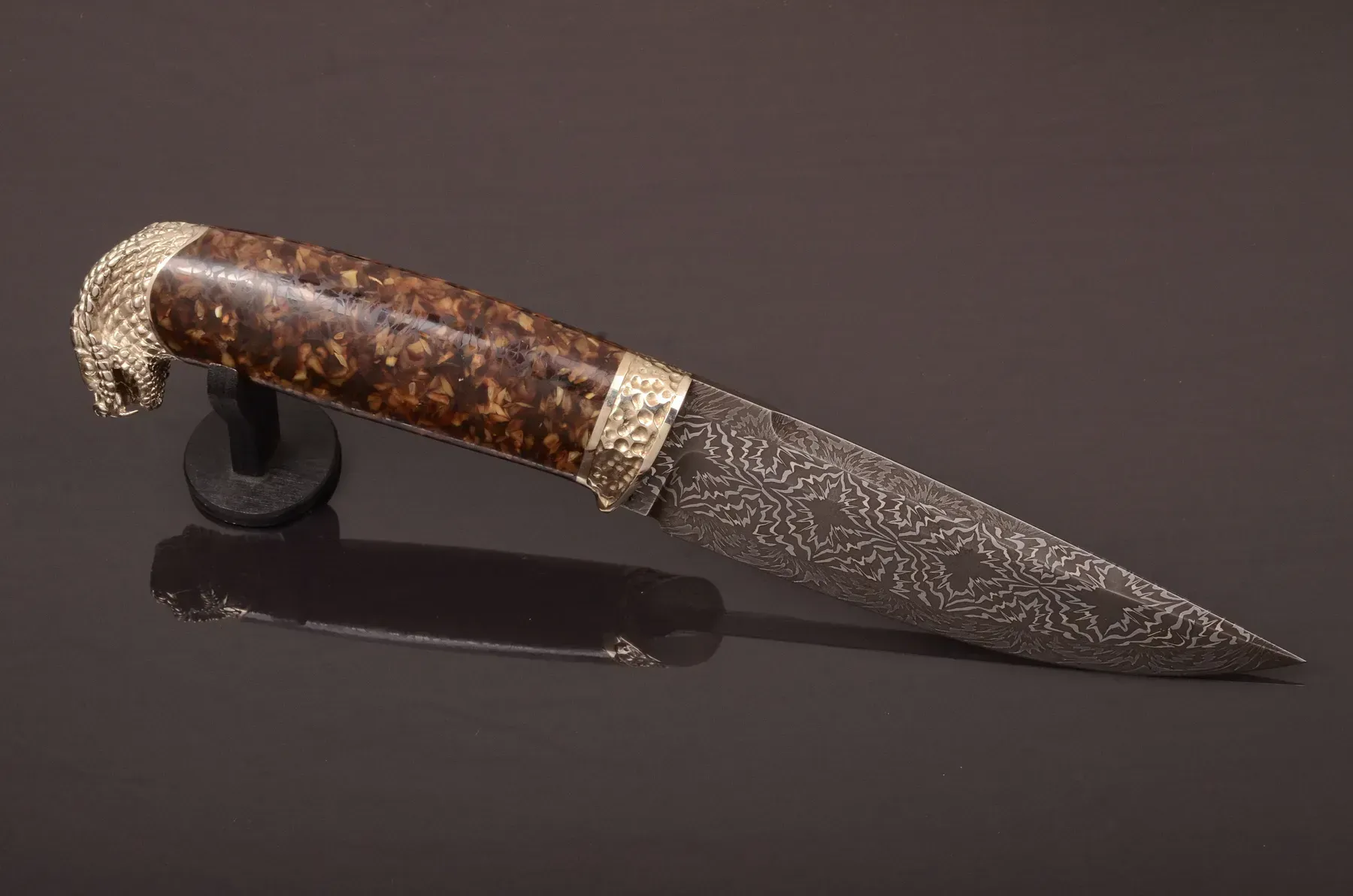 Exclusive Collectible Knife with Mosaic Damascus Steel Blade and Amber Handle