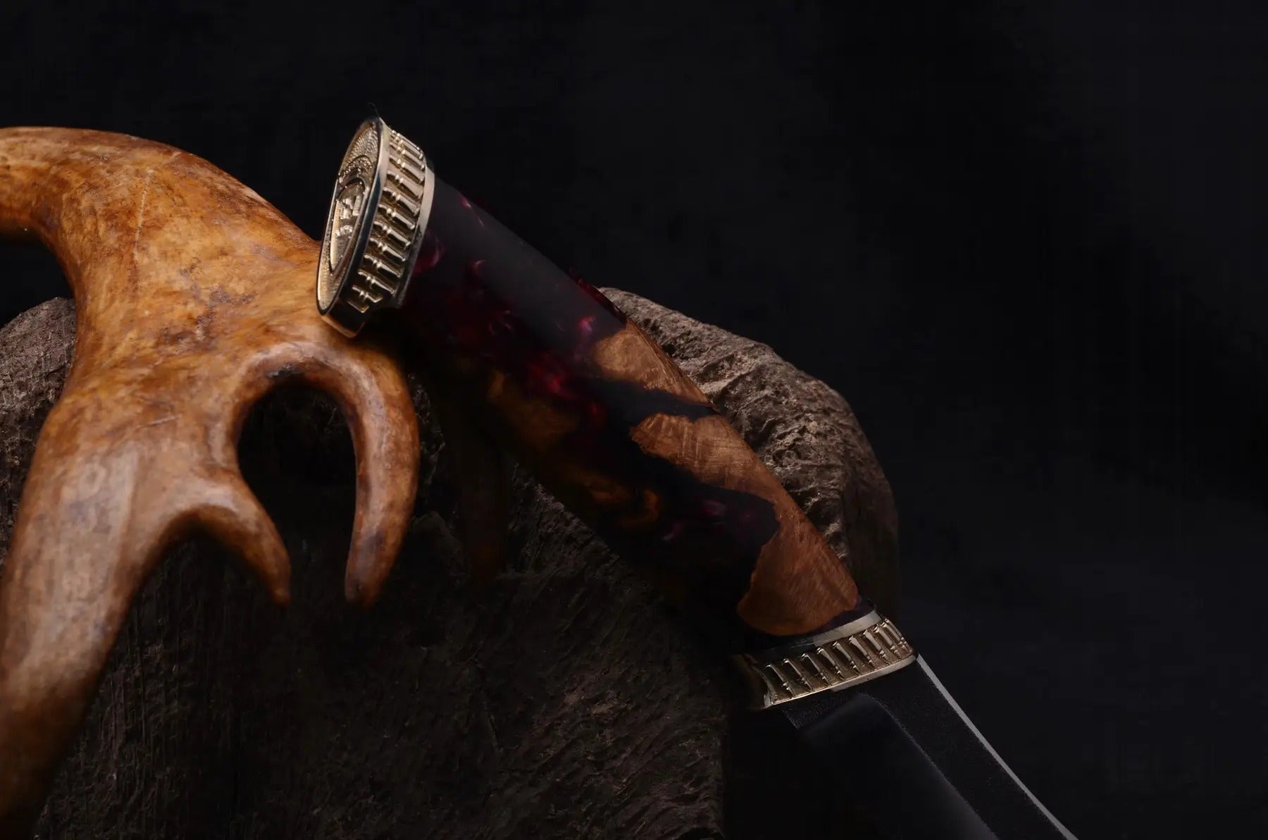 Handcrafted hunting knives