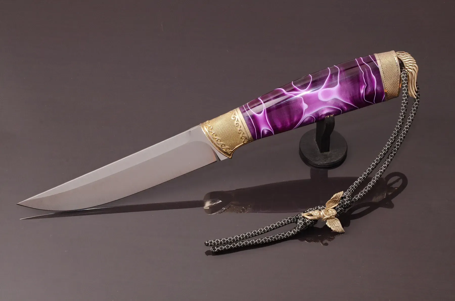 Luxury Handmade Knife Aries with Acrylic Handle and N690 Steel - Elegant Knives