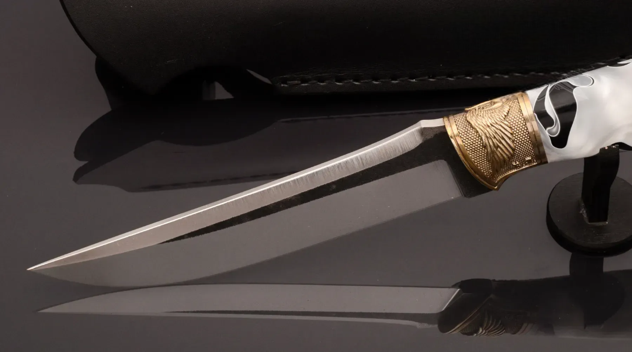 Polished Acrylic Handle Collectible Knife – N690 Steel Blade