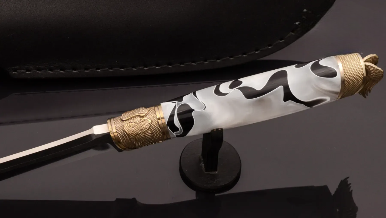 Polished Acrylic Handle Collectible Knife – N690 Steel Blade
