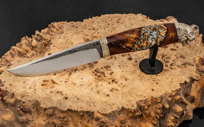 handcrafted knife organic design