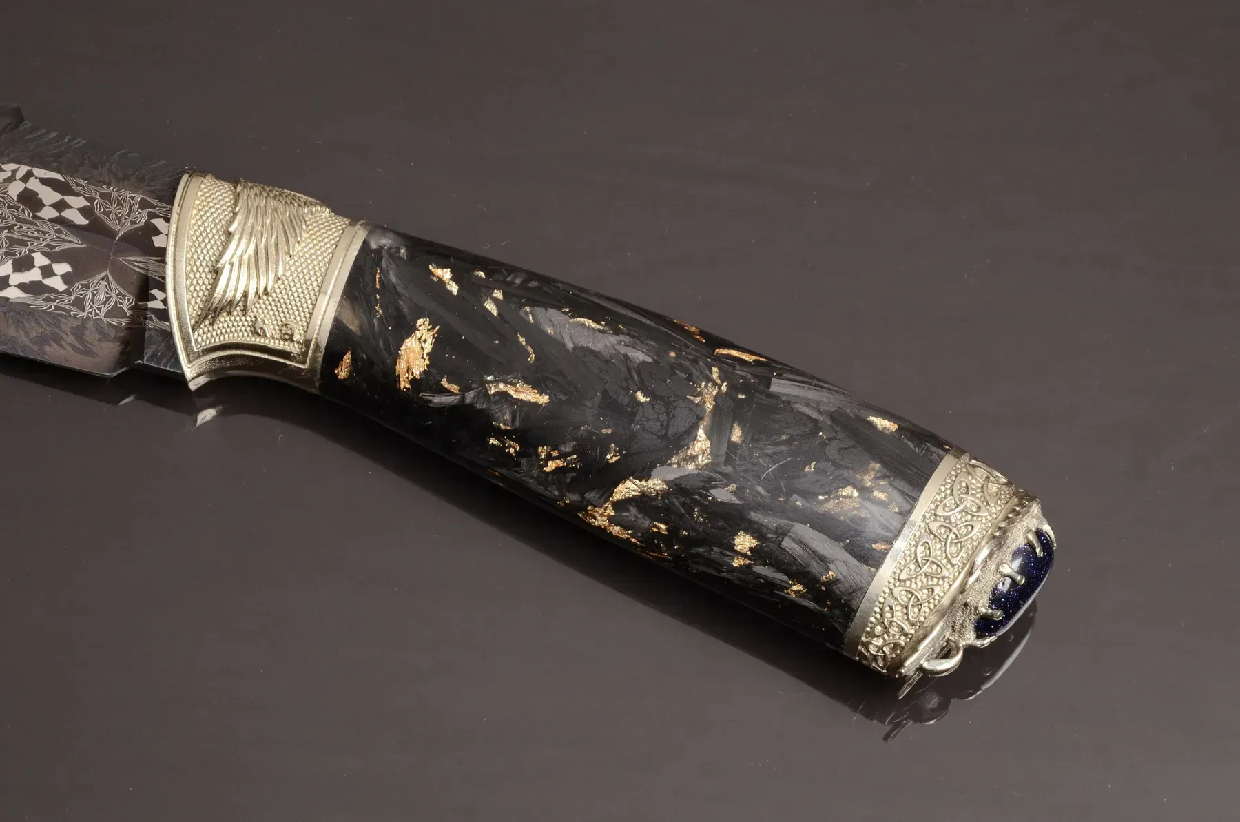 Exclusive Mosaic Damascus Knife with Carbon Handle and Gemstone