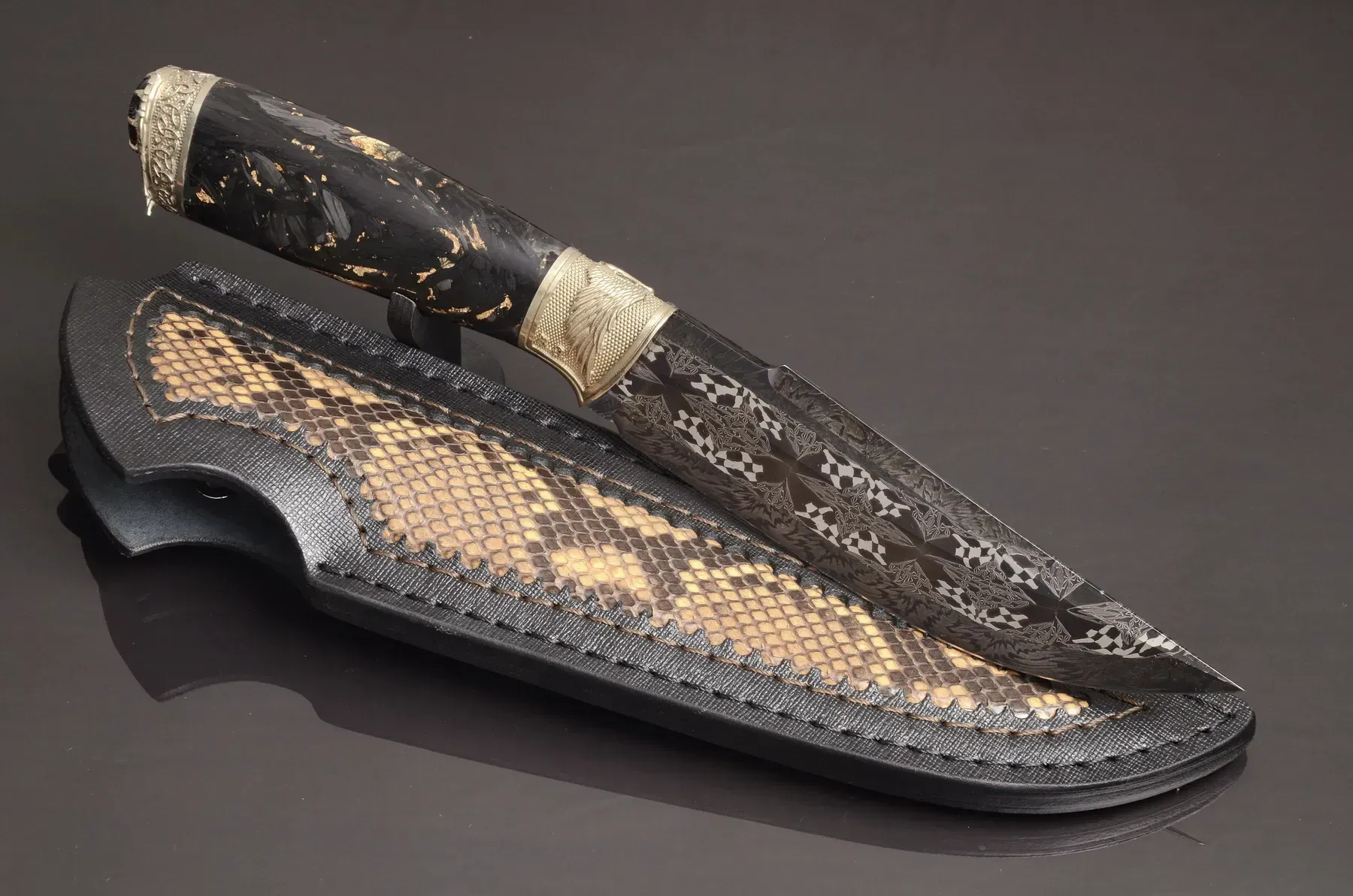Exclusive Mosaic Damascus Knife with Carbon Handle and Gemstone