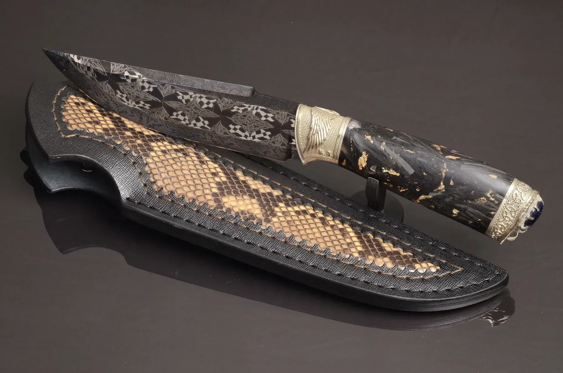 Exclusive Mosaic Damascus Knife with Carbon Handle and Gemstone
