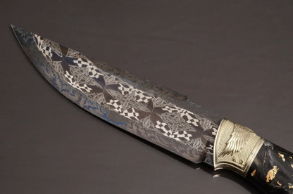 Exclusive Mosaic Damascus Knife with Carbon Handle and Gemstone