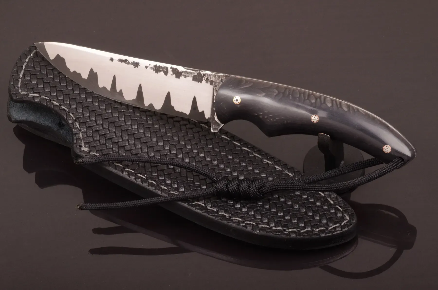 Limited Edition Full-Tang Collectible Knife with Leather Sheath