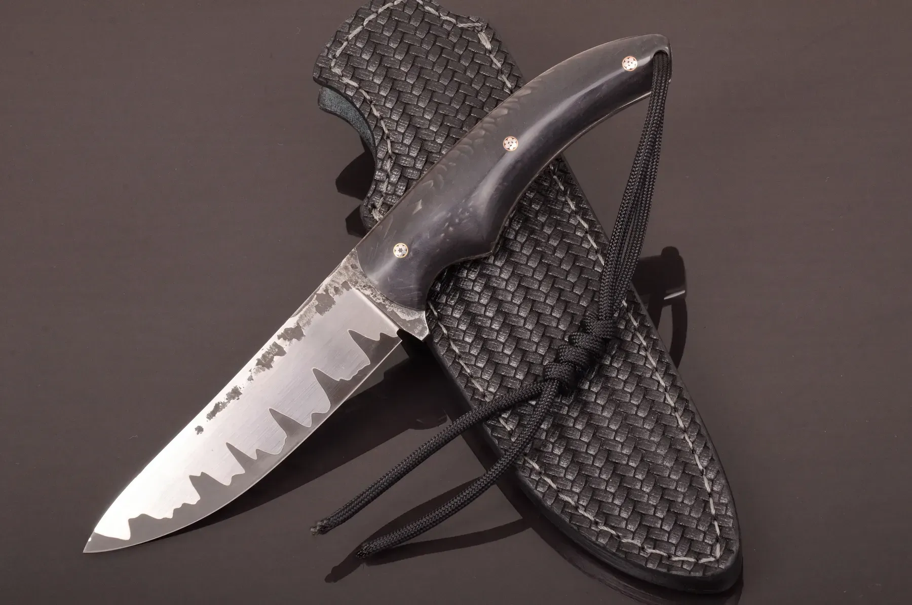 Limited Edition Full-Tang Collectible Knife with Leather Sheath