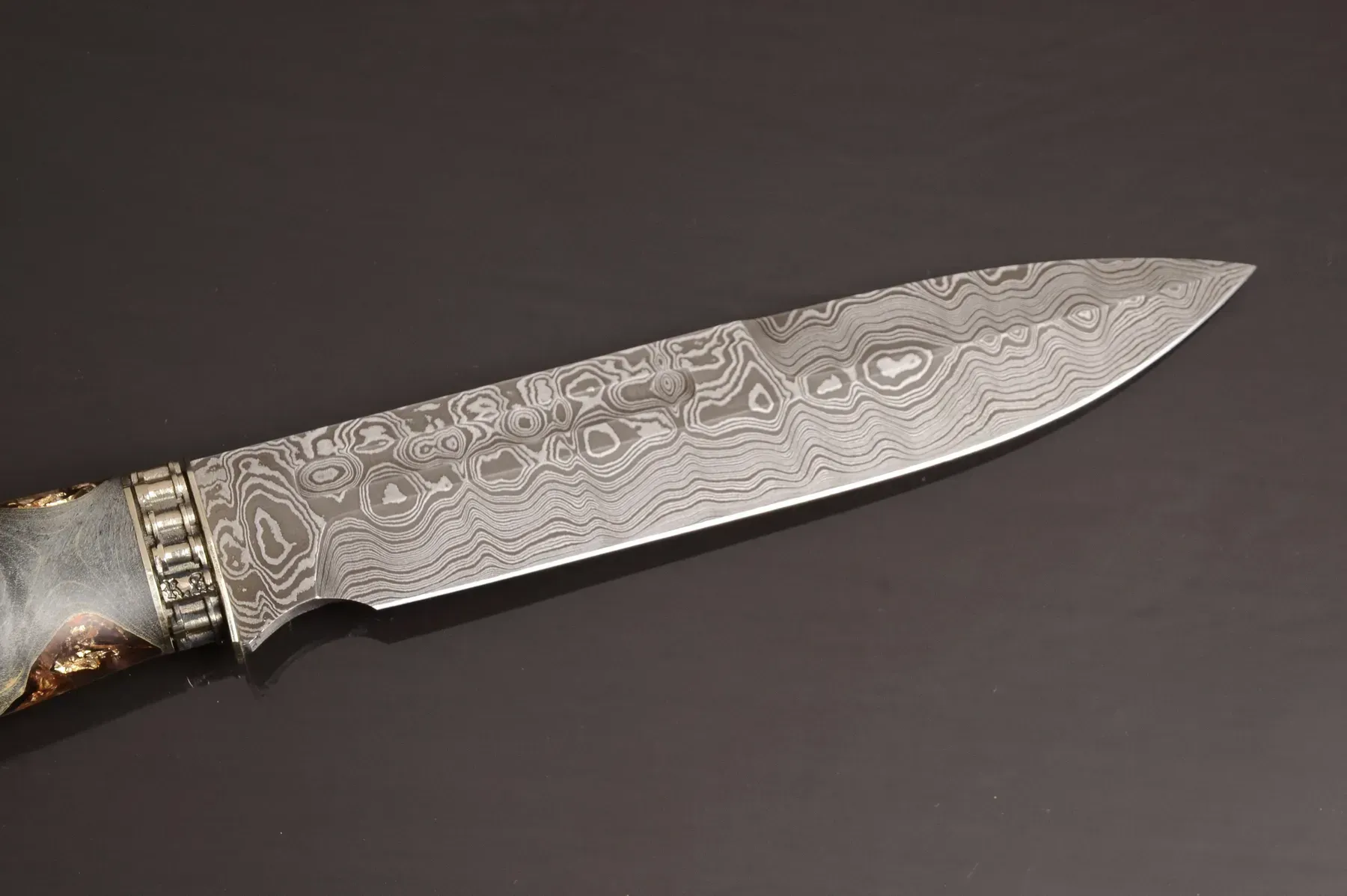 Luxury Damascus Steel Knife with Hybrid Handle and Leather Sheath - Elegant Knives