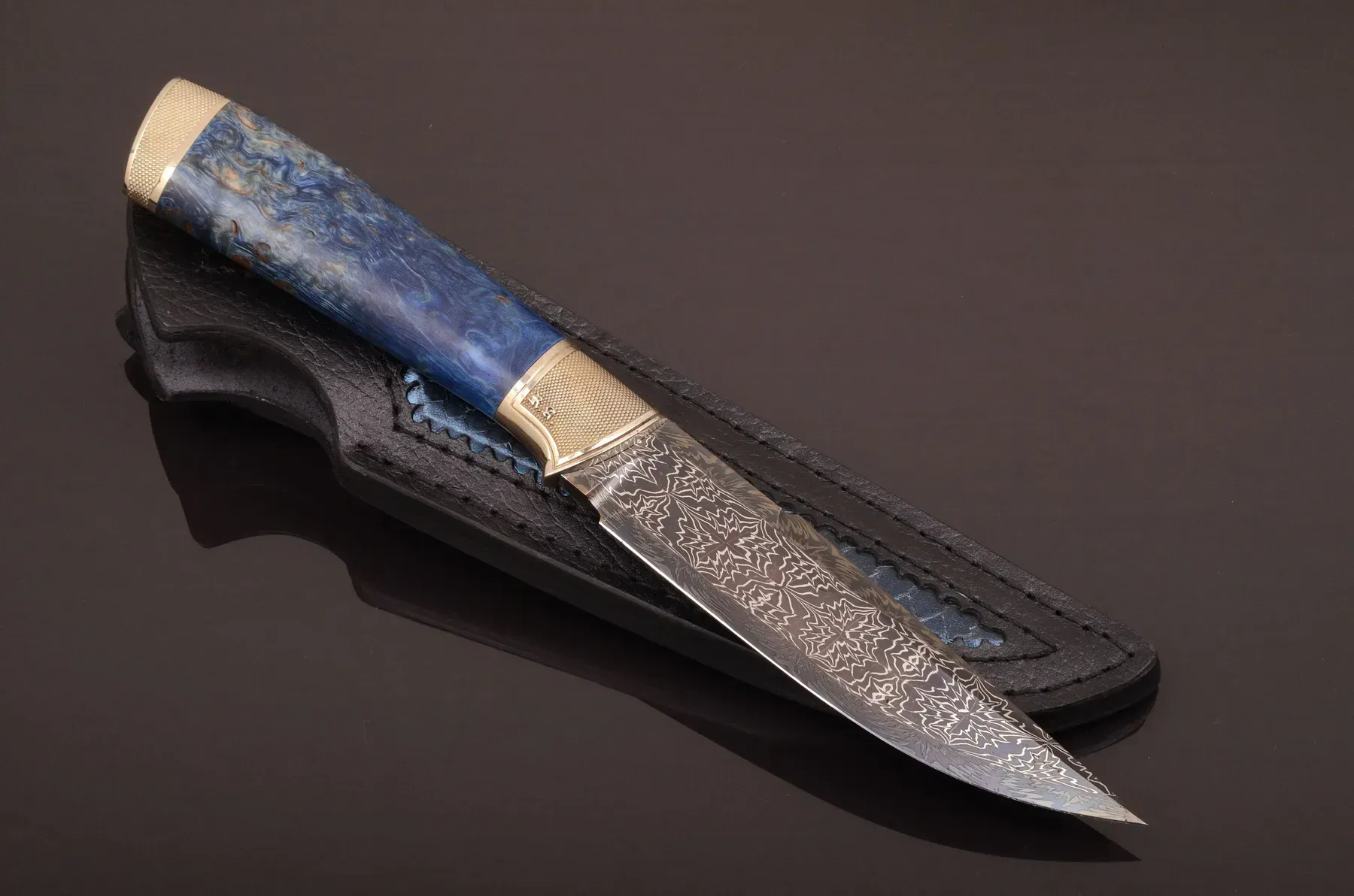 Collectible Knife Ocean with Mosaic Damascus Steel and Birch Handle