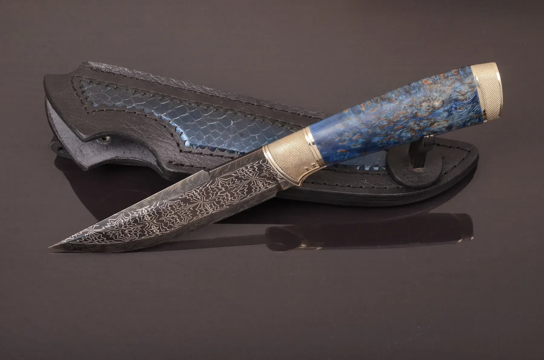 Collectible Knife Ocean with Mosaic Damascus Steel and Birch Handle