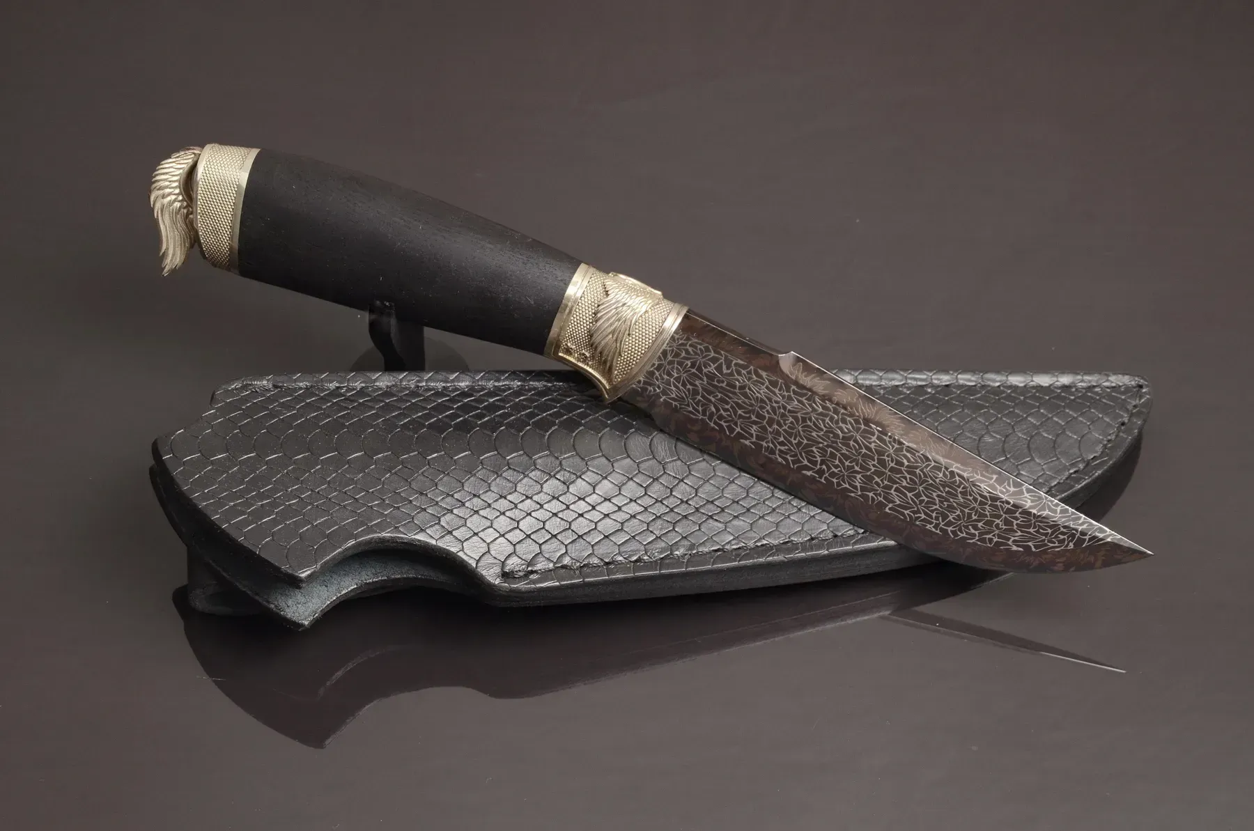 Handmade Mosaic Damascus Steel Knife with Hornbeam Handle