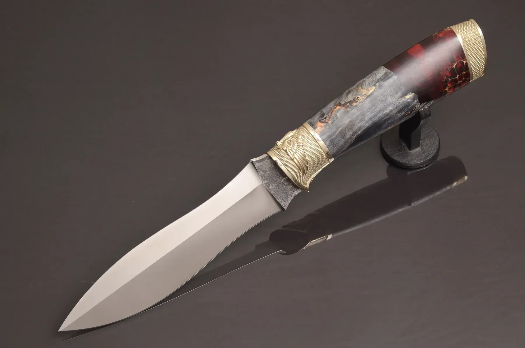 Collectible Knife with Hybrid Handle and N690 Stainless Steel Blade
