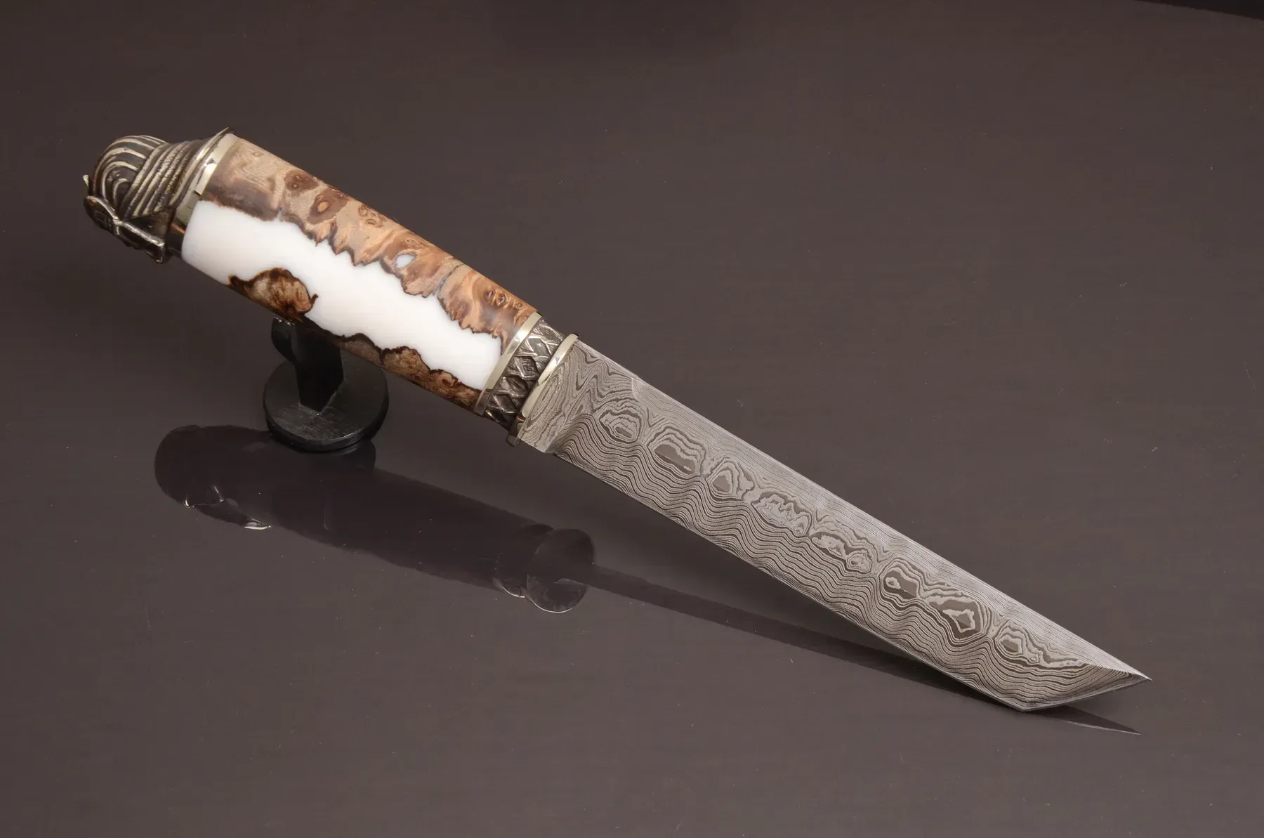Tanto Samurai – Handcrafted Damascus Steel Knife with Hybrid Handle