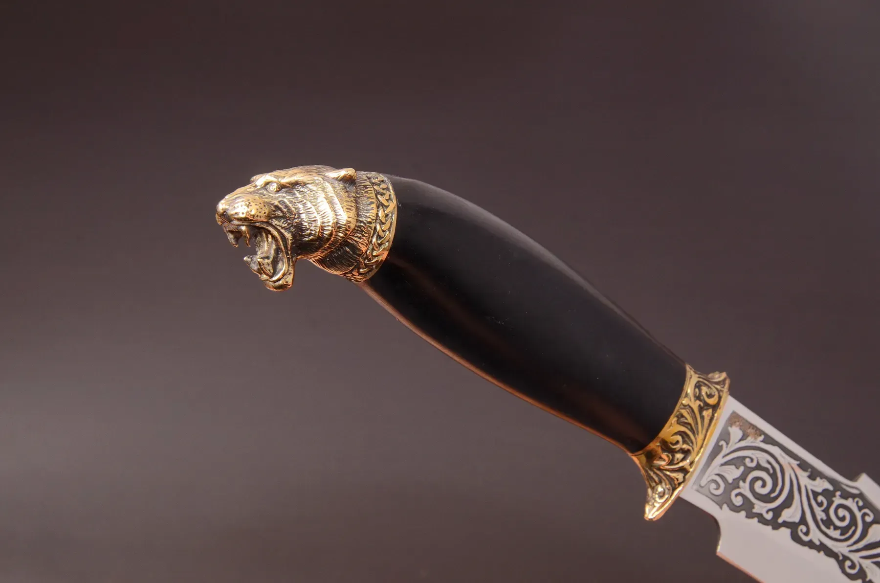 Turanian Tiger Knife with Hornbeam Handle and Stainless Blade - Elegant Knives