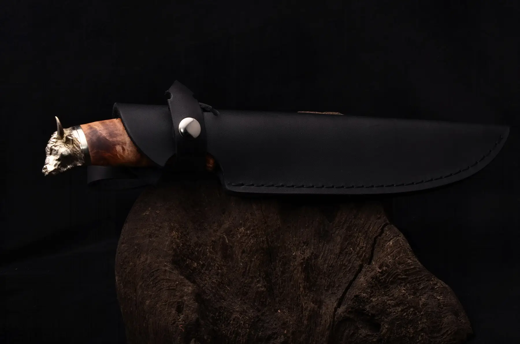 Exclusive hunting knife dealers