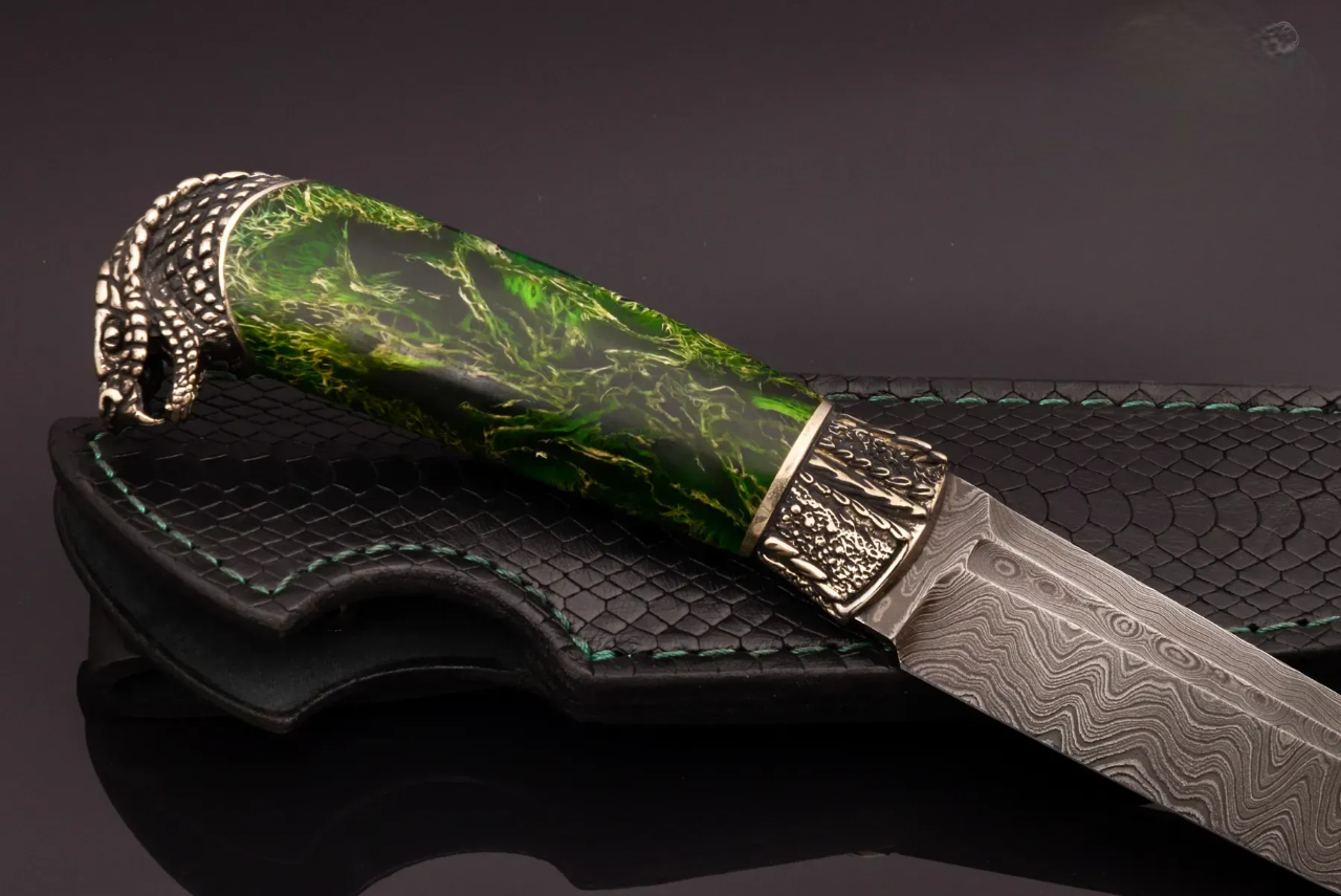 Handmade Author’s Knife – Damascus Steel with Snake Head Casting - Elegant Knives