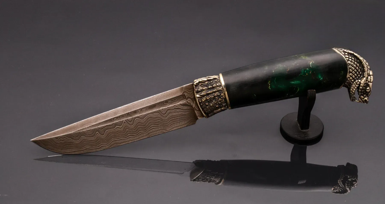 Handmade Author’s Knife – Damascus Steel with Snake Head Casting - Elegant Knives