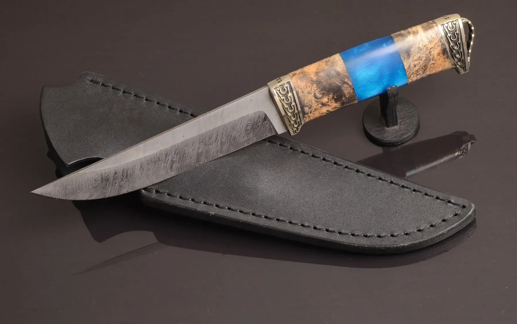 Handmade Damascus Knife – Designer Handle with Chain Casting - Elegant Knives