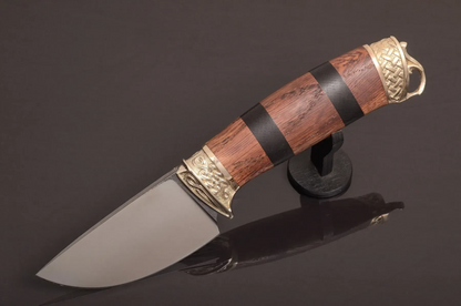 Compact Collectible Knife with N690 Steel Blade and Oak Handle