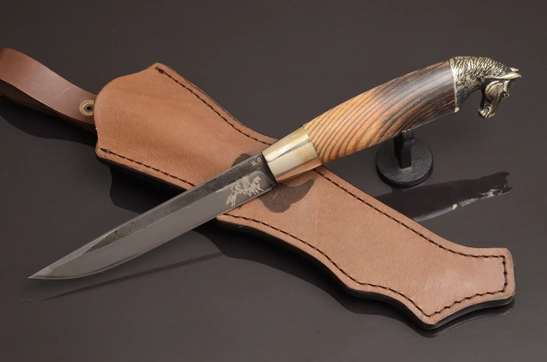 Mustang Handmade Knife with Walnut Handle & N690 Steel Blade - Elegant Knives