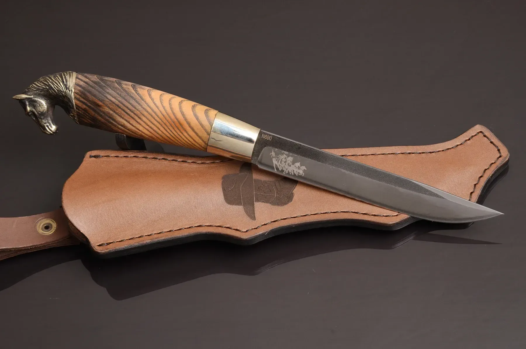 Mustang Handmade Knife with Walnut Handle & N690 Steel Blade - Elegant Knives