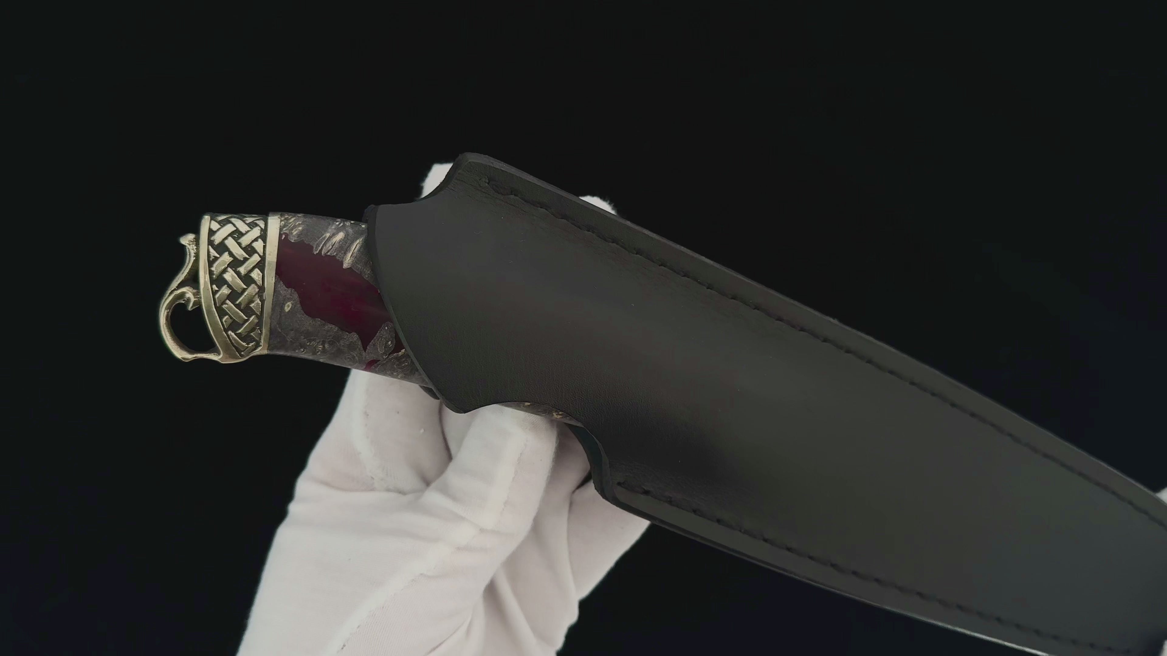 Handcrafted Classic Damascus Knife — Full View & Details